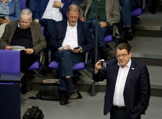 Bundestag hebt Immunität der AfD-Abgeordneten Brandner und Moosdorf auf