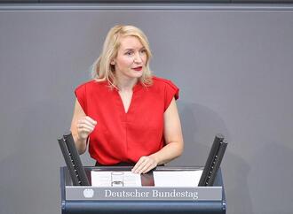 Krankenkassen: Linke will deutlich höhere Beitragsbemessungsgrenze