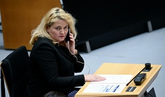 Berliner AfD wählt Landeschefin Brinker zu Spitzenkandidatin für Abgeordnetenhauswahl