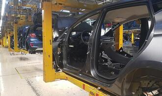Schleswig-Holsteins Ministerpräsident kritisiert Autobranche