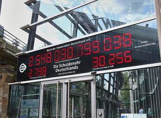 Ökonomen: Nur die Hälfte der neuen Schulden fließt in Investitionen