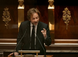 Aussetzen von Rentenreform: Frankreichs Premier rettet Regierung vorerst