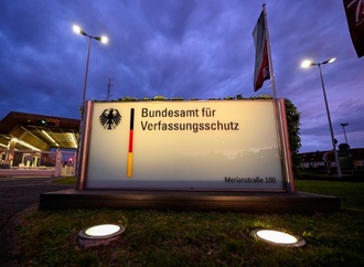 Tausende NGO-Überprüfungen durch Verfassungsschutz im Auftrag der Ministerien
