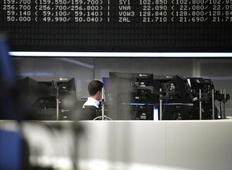 Dax dreht leicht ins Plus - Berichtssaison nimmt Fahrt auf