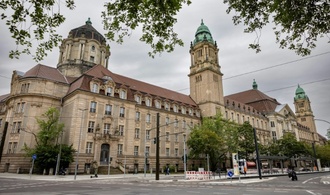 Exfreundin in Berlin mit Kantholz erschlagen: Lange Haftstrafe für 60-Jährigen