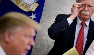 US-Medien: Trumps früherer Sicherheitsberater Bolton angeklagt