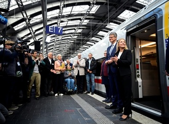 Neuer ICE-Zug mit stufenlosem Einstieg vorgestellt