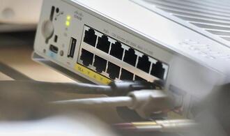 Bei fast jedem Zweiten fällt Internet einmal im Jahr komplett aus