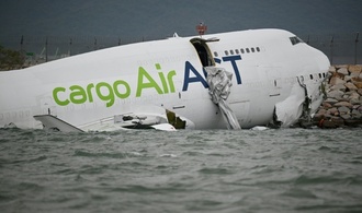 Zwei Tote bei Unglück mit Frachtflugzeug in Hongkong