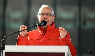 Michael Vassiliadis bleibt Vorsitzender der Industriegewerkschaft IG BCE