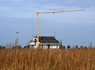 Wärmepumpen dominieren Heizungsmarkt bei neuen Ein- und Zweifamilienhäusern