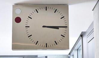 Uhren auf Normalzeit umgestellt