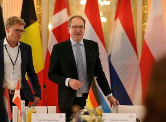 Dobrindt äußert Verständnis für Spionagevorwürfe gegen die AfD
