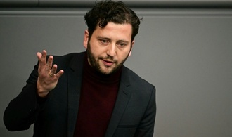 ''Es gibt Angsträume'': Banaszak für ernste Debatte um Merz' ''Stadtbild''-Äußerung