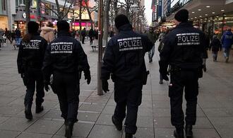 Banaszak will mehr Polizei auf Straßen und an Bahnhöfen