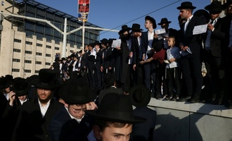 Strenggläubige Juden protestieren in Jerusalem gegen Wehrpflicht