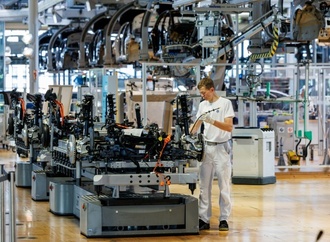 IW-Umfrage: Jedes dritte Unternehmen will 2026 Stellen abbauen