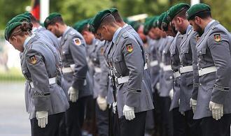 Neuer Wehrdienst: Breuer will alle jungen Männer mustern lassen