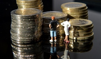 Frauenanteil in Führungspositionen niedrig und seit zehn Jahren kaum verändert