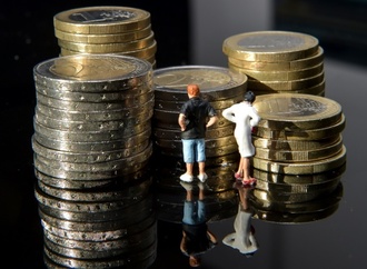 Frauenanteil in Führungspositionen niedrig und seit zehn Jahren kaum verändert