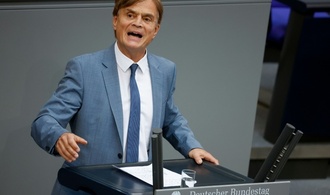 Auto von AfD-Politiker Baumann ausgebrannt - Bekennerschreiben der Antifa