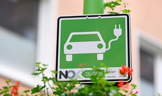 Öffentliche Ladepunkte für E-Autos: Autoindustrie fordert mehr Tempo beim Ausbau
