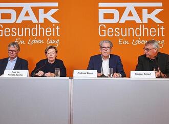 DAK sieht Pflegesystem ''am Kipppunkt''