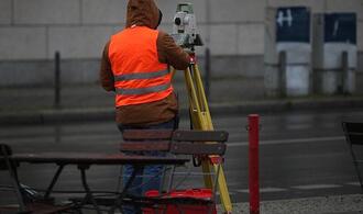 Ökonomie-Nobelpreisträgerin glaubt nicht an Fachkräftemangel