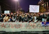 Tausende Unterstützer sowie Kritiker der Regierung bei Massenprotesten in Belgrad