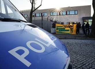 Oberlandesgericht Dresden: Mutmaßliche NSU-Unterstützerin schweigt zu Prozessbeginn