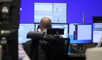 Dax weiter leicht im Minus - Geschäftszahlen im Fokus