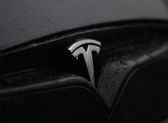 Tesla-Aktionäre stimmen für billionenschweres Paket für Musk
