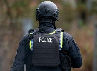 Panik durch Feuerwerkskörper in Einkaufszentrum: Polizei identifiziert 13-Jährigen