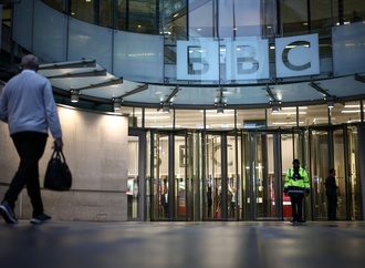 Druck auf BBC wegen irreführender Doku wächst: Sender will Brief von Trump prüfen