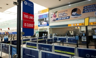 Trump droht Fluglotsen wegen ''Shutdown''-Abwesenheit mit Gehaltskürzungen