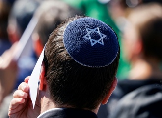 Antisemitischer Aushang an Geschäft in Flensburg: Anklage gegen Inhaber