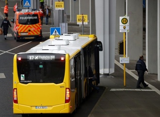 Nach Sturz in Bus wegen Vollbremsung: 67-Jährige in Nordrhein-Westfalen tot