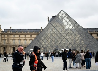 Louvre-Diebstahl: 38-Jährige unter Auflagen auf freiem Fuß
