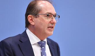 Dobrindts Cyber-Gegenwehr-Pläne stoßen auf Lob und Kritik