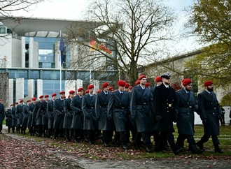 Klüssendorf lobt Einigung auf Wehrdienst-Modell - Betonung von Freiwilligkeit