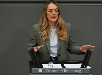 Dröge zu Flugsteuer-Senkung: Koalition hat sich ''vom Alltag der Leute entfernt''