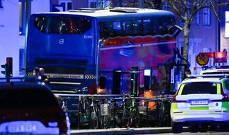 Bus rammt Bushaltestelle in Stockholm: Mehrere Todesopfer