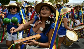 Zehntausende bei Großdemonstration zur Halbzeit der Klimakonferenz in Brasilien