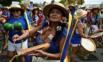 Tausende bei Großdemonstration zur Halbzeit der Klimakonferenz in Brasilien
