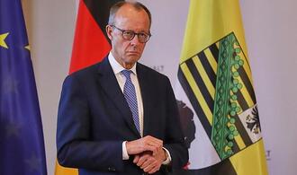 Halle will Bahn-Hauptsitz werden - für Merz noch kein Thema