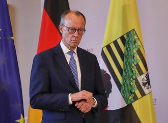 Halle will Bahn-Hauptsitz werden - für Merz noch kein Thema