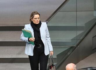 Hubig plant elektronische Fußfessel bei häuslicher Gewalt