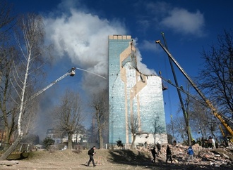 Selenskyj: Weiterhin 22 Vermisste nach russischen Angriffen auf Westukraine