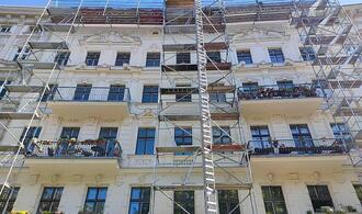 Vor allem unsanierte Häuser stehen in Großstädten zum Verkauf