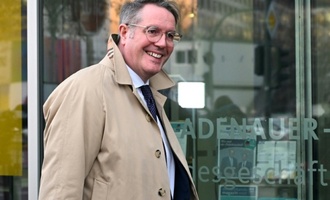 SPD Rheinland-Pfalz wählt Ministerpräsident Schweitzer zu Spitzenkandidat für Landtagswahl